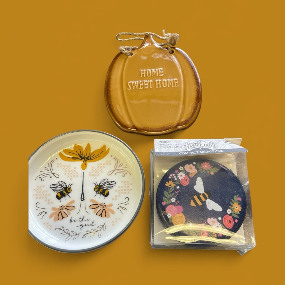 Charming Pumpkin and Bee Coaster Set